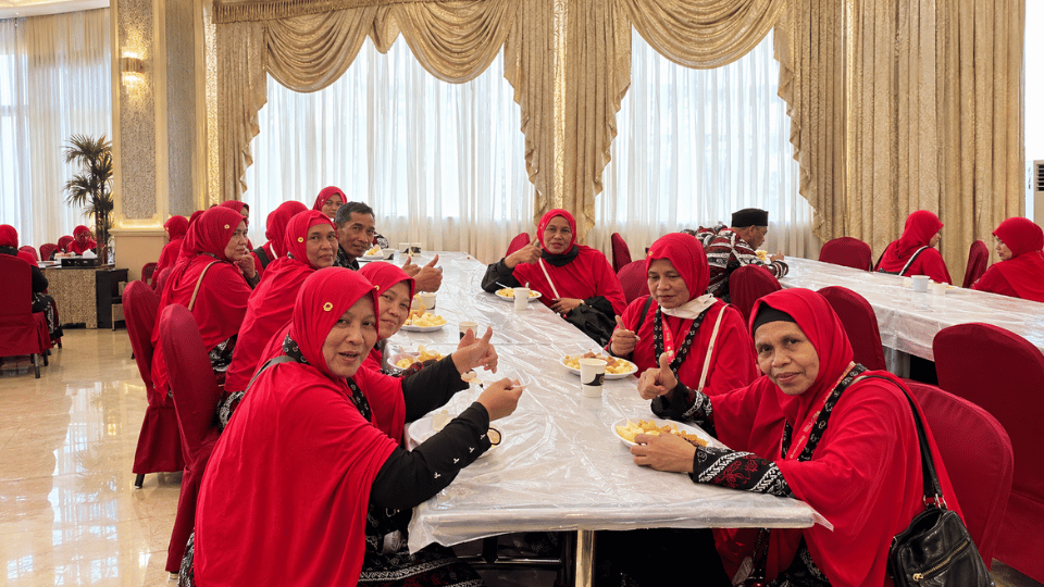 Dokumentasi Jamaah Umroh Rasa Haji Tiba di Resto Hotel Madinah.png