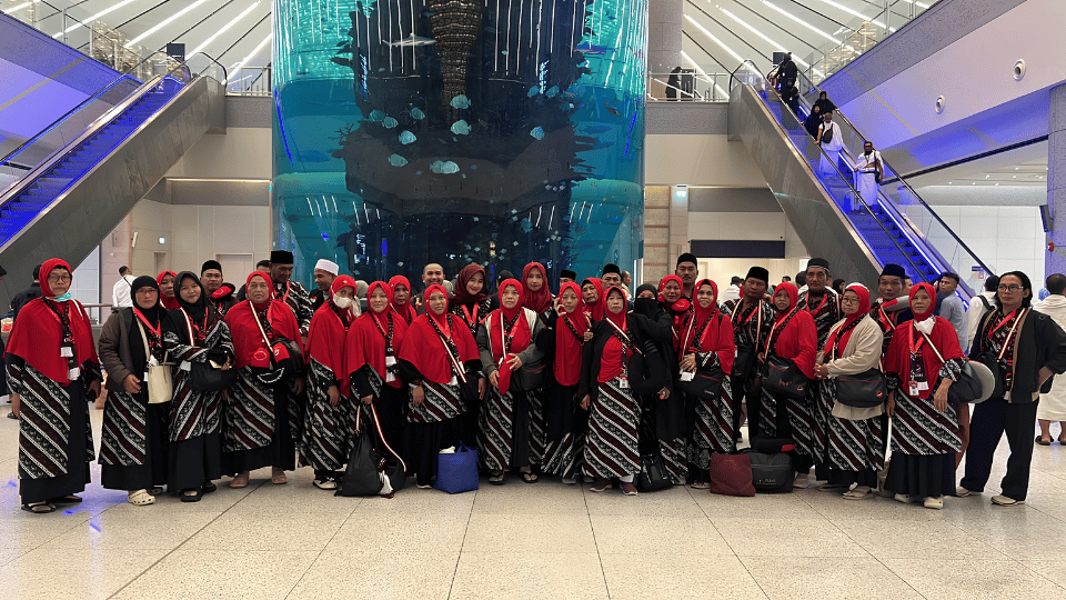 Dokumentasi Jamaah Umroh Rasa Haji Tiba di Bandara Jeddah.png