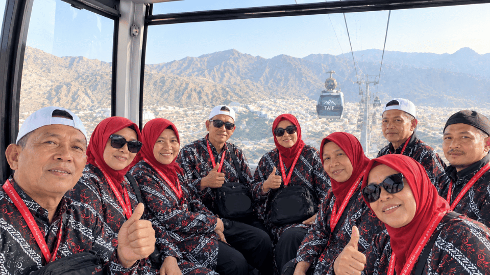 Dokumentasi Jamaah Chatour Travel di Kota Thaif.png