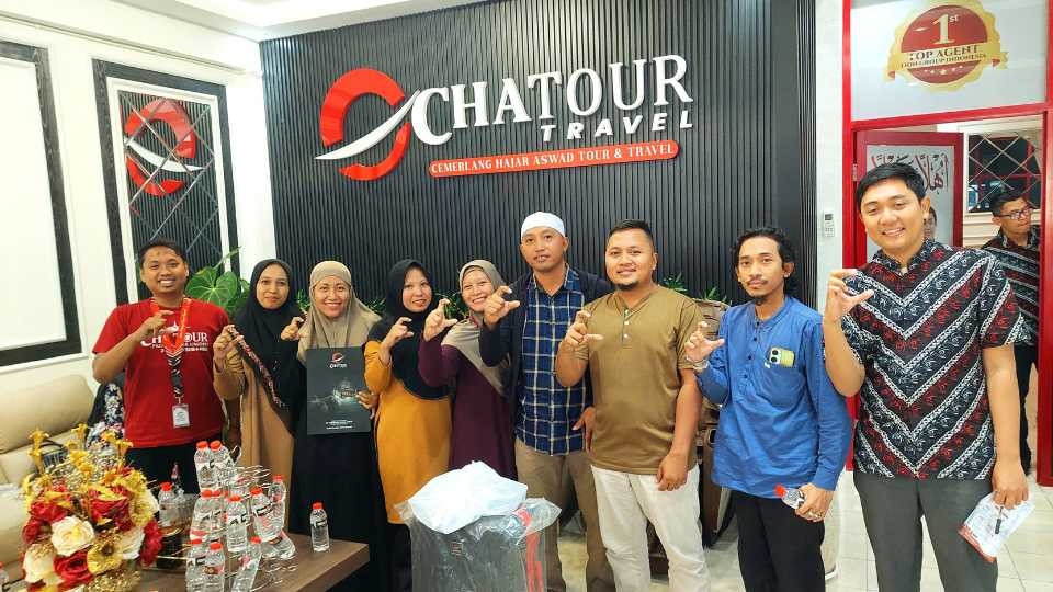 Chatour Travel Jadi Tujuan Utama Jamaah: Kantor Pusat Ramai oleh Konsultasi Umroh dan Haji