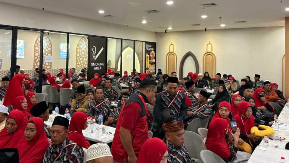 The Power of Trust! Jamaah Umrah Chatour Travel Buktikan Pendaftaran di Live TikTok Aman: "Pertama Ketemu Langsung Berangkat!"