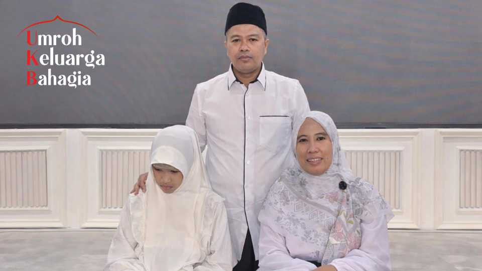 Kisah Penjual "Nasi Bebek Kuti" Gresik hingga Antar Putrinya Huffadz Tunanetra ke Tanah Suci Bersama Chatour Travel