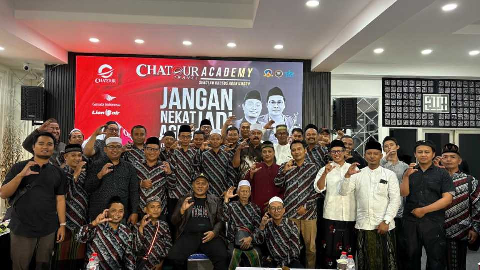 5 Standar Profesional Tour Leader Umrah Chatour Travel: Kunci Ibadah Tenang Tanpa Drama!