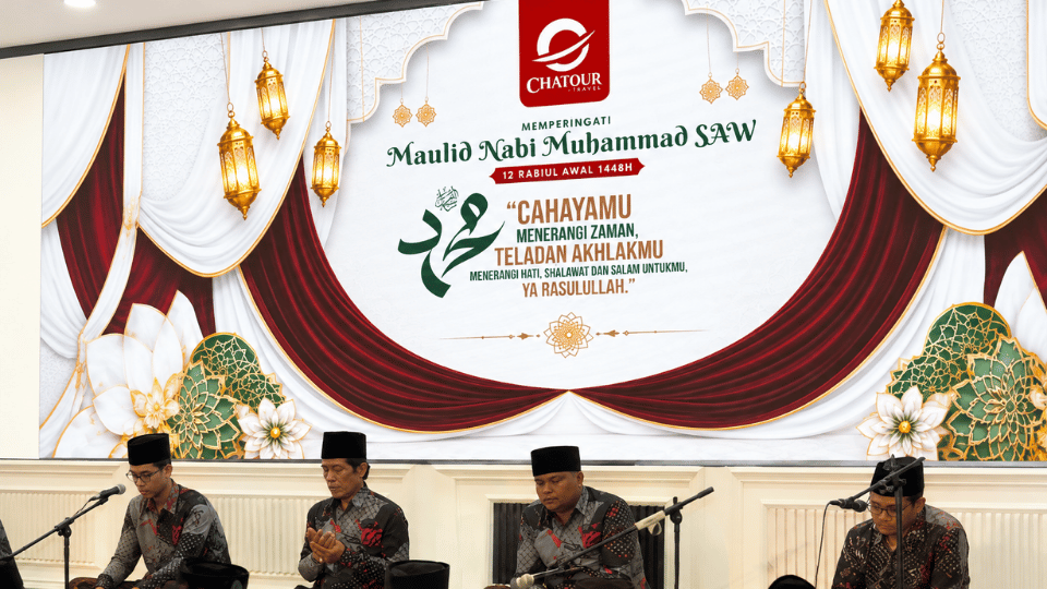 Gema Shalawat di Chatour Travel: Peringatan Maulid Nabi 1448 H Pererat Tali Persaudaraan Keluarga Besar