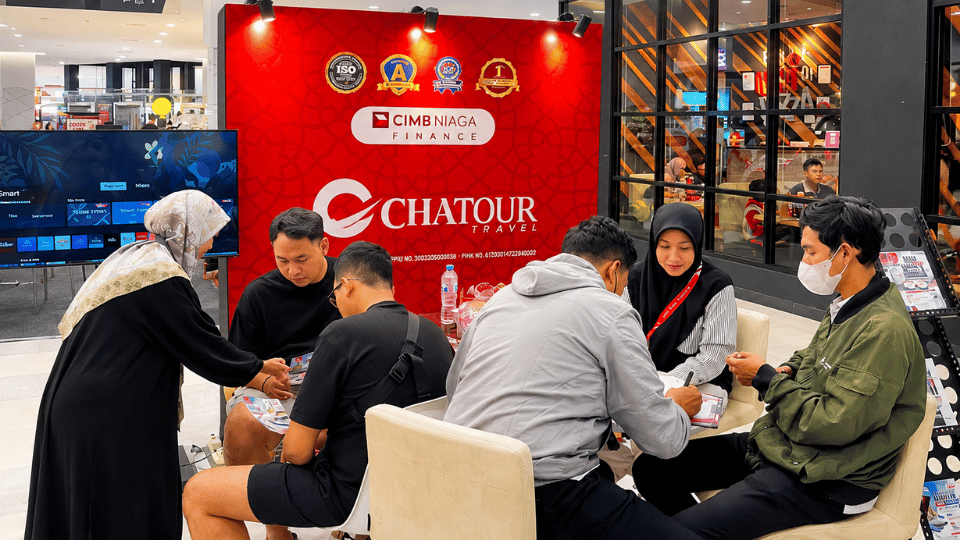 Wujudkan Niat ke Baitullah! Chatour Travel Hadir di Icon Mall Gresik dengan Promo DP Ringan dan Suvenir