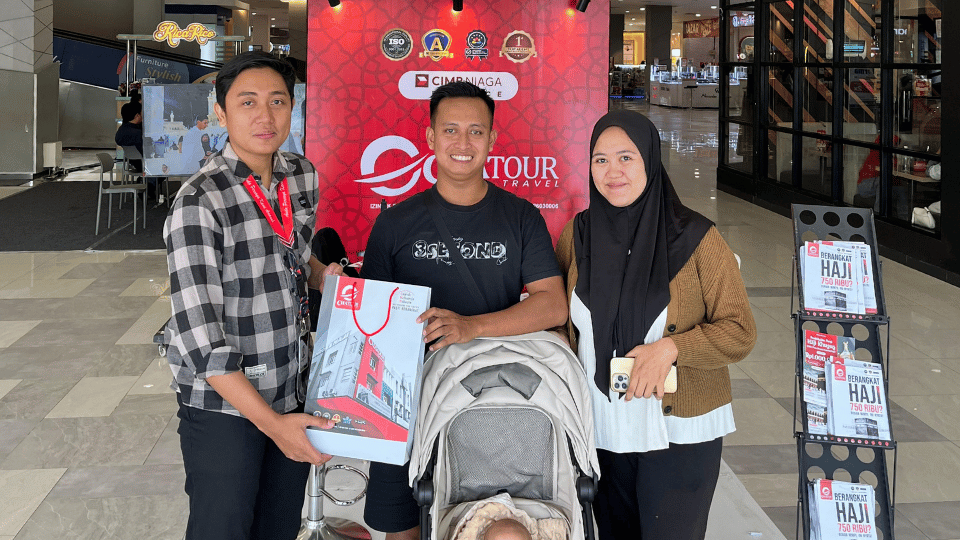 Antusiasme Tinggi, Warga Gresik Serbu Booth Chatour Travel di Icon Mall