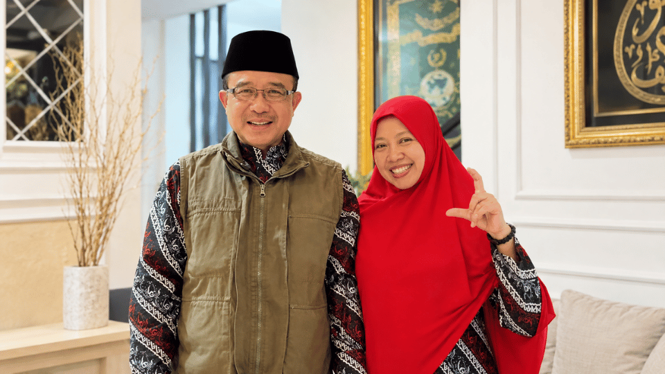 Jurnal Jamaah: Ketika Kepercayaan Jamaah Bermula dari Genggaman dan Live TikTok