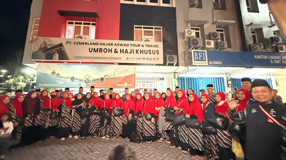 Jamaah Umroh Chatour Travel Bertolak dari Kantor Pusat, Siap Terbang Bersama Saudia Airlines