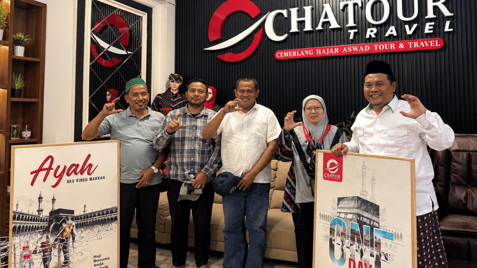 Chatour Travel Hadirkan Lukisan Karya Orisinal bagi Jamaah Haji